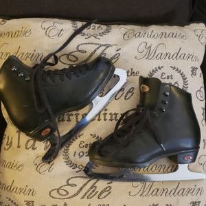 Little kids size 2 reidell ice skates